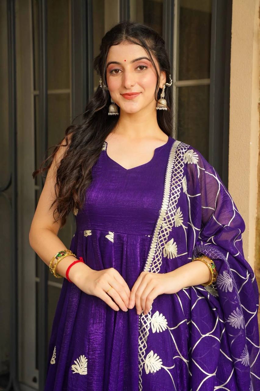 Purple Sleeveless Anarkali with White Leaf Motif Dupatta